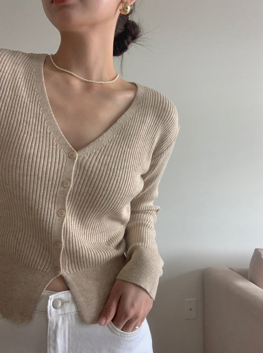 Soft V-neckline Cardigan