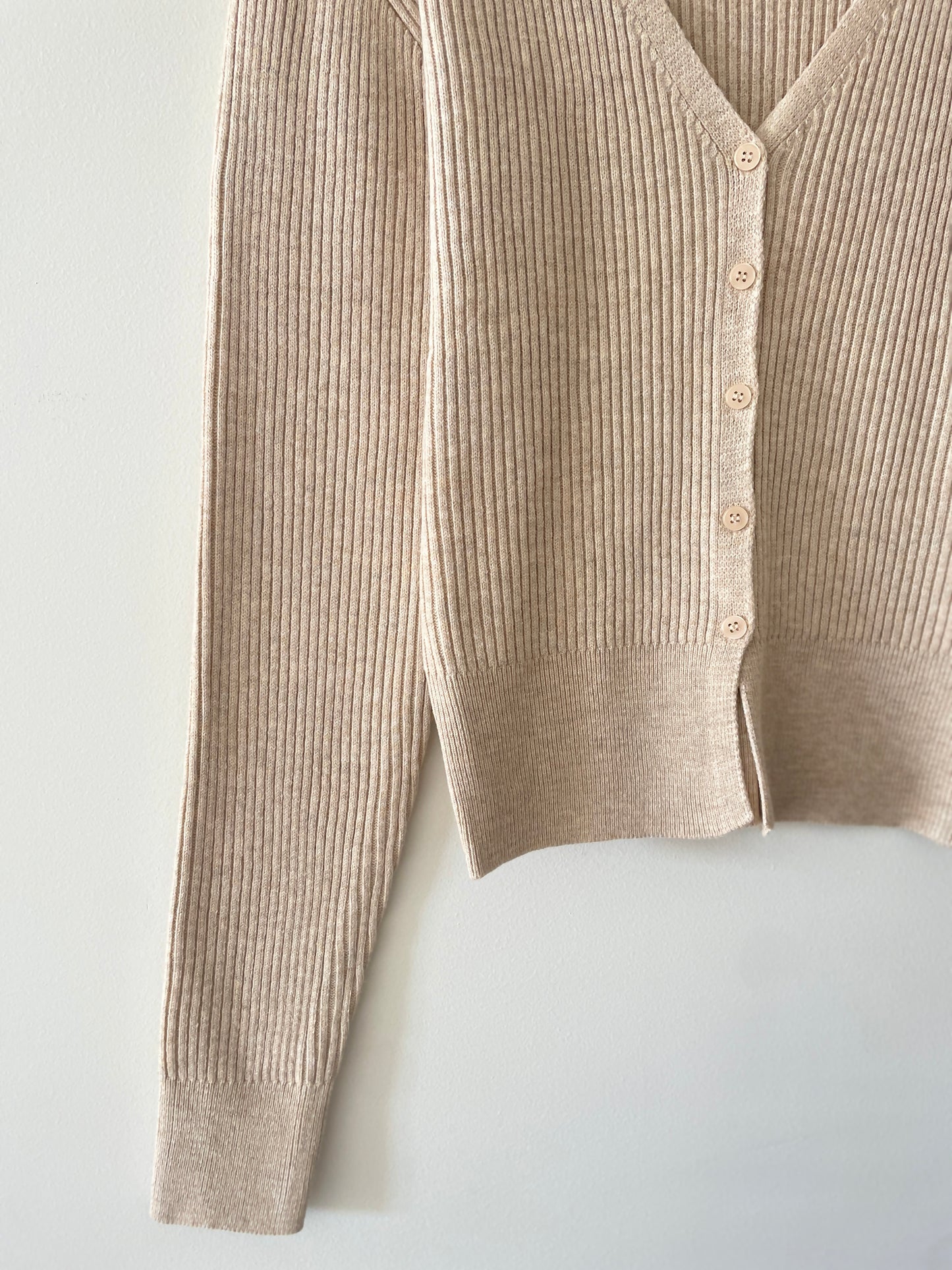 Soft V-neckline Cardigan