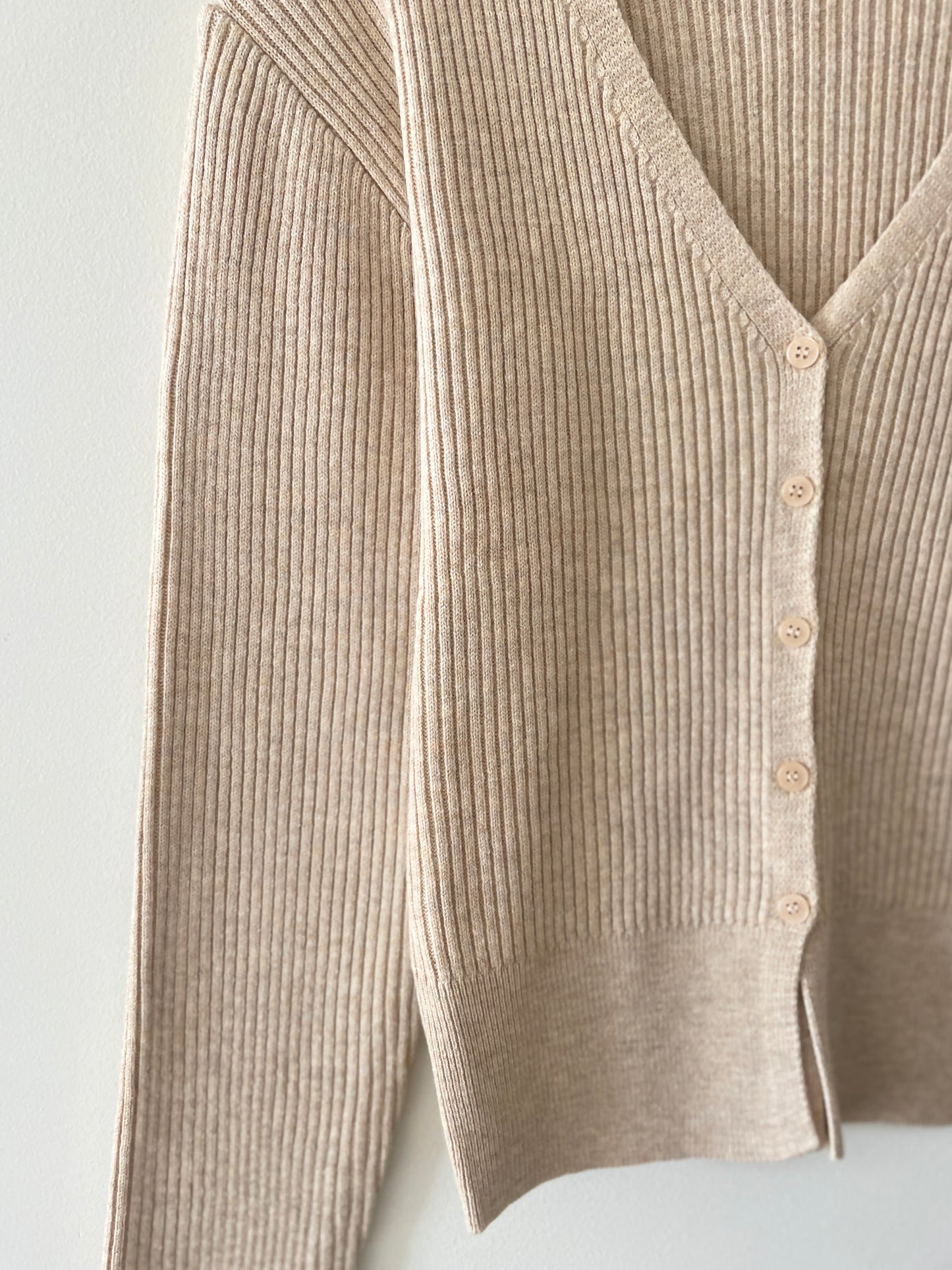 Soft V-neckline Cardigan